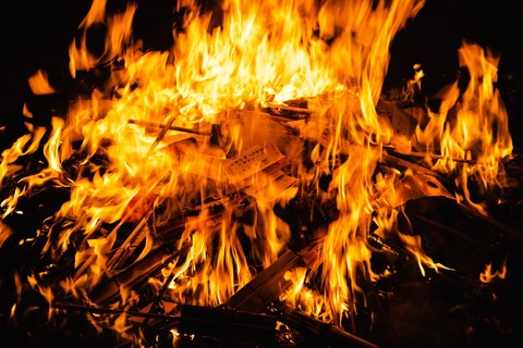 【犯人の今】5歳児が木製ジャングルジムで焼き殺された事件 → 驚きの急展開・・・・