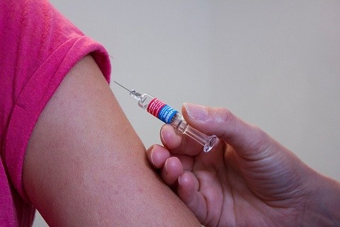 vaccination-1215279_640