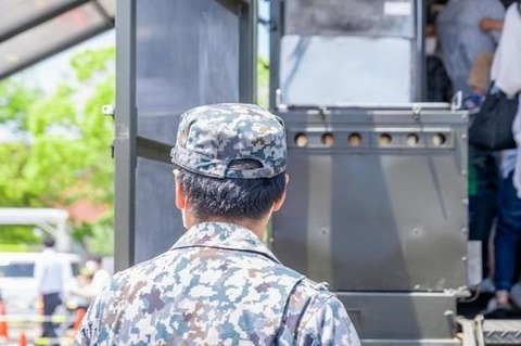 92ef43fd9a32a7ba3f9ad4c1bb6771e9