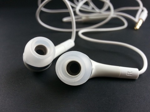 earphone-316753_640