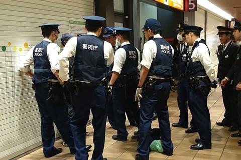 e2b19aedb60bfa7cad40293aea65fb79