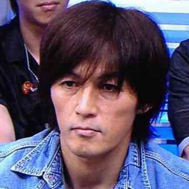 B Z稲葉浩志にカツラ疑惑 顔が劣化 Mステの髪型不自然すぎるｗｗｗ 画像 身長 体重等のプロフィールあり 2ch 年齢50歳になり一気に老けたな 髪の毛ヅラだろ Newsまとめもりー 2chまとめブログ