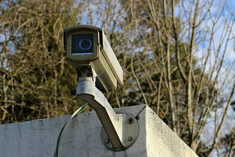 surveillance-camera-241725_640