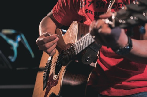 【悲報】B'z・松本孝弘さんに『異変』が起こってしまう・・・・