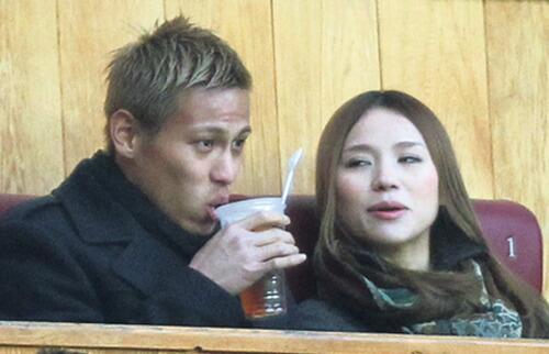 W杯 本田圭佑の嫁 日本vsコロンビア戦で一瞬だけテレビに映った美人サポーターが話題にwww 画像 Gif動画あり Newsまとめもりー 2chまとめブログ W杯 本田圭佑の嫁 日本vsコロンビア戦で一瞬だけテレビに映った美人サポーターが話題にwww 画像 Gif動画あり Newsまとめもりー 2chまとめブログ