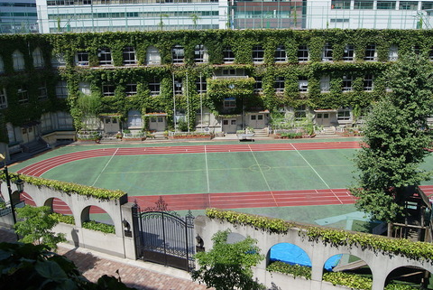 Taimei_Elementary_School_in_Ginza