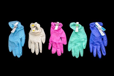 gloves-4954957_640