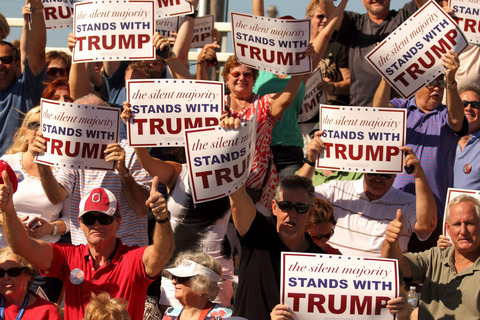 la-pol-prez-white-people-responsibility-trump-20151230