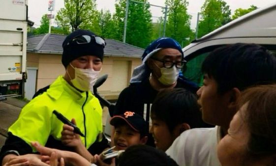 熊本地震 石原プロ炊き出しに 木村拓哉 長瀬智也 岡田准一 が参加した結果wwwすげえええwww 画像あり おもしろ 気になるニュース 熊本地震 石原プロ炊き出しに 木村拓哉 長瀬智也 岡田准一 が参加した結果wwwすげえええwww 画像あり おもしろ 気になるニュース