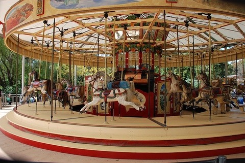 merry-go-round-169901_640