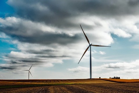 wind-farm-1747331_640