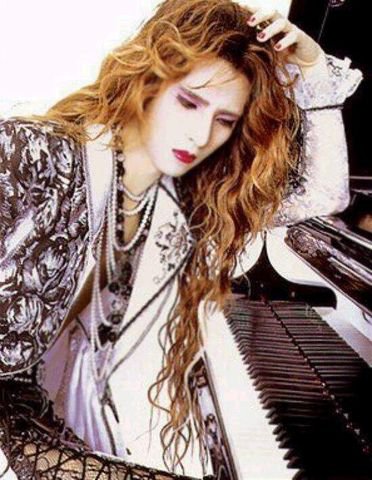 YoshikiPiano31