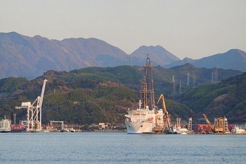 0c80cc079e2d6cbb85030f992d573326