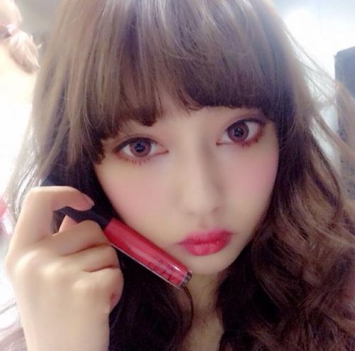 中村正俊の三女・中村里砂、アイメイク凄くて目が少し怖いけどアイドル級にカワイイ件www（画像あり）2ch「人形みたい」「父親より母親似の娘だな