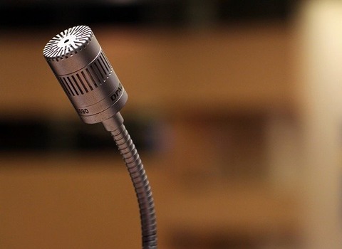 microphone-2316268_640