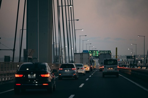 【超衝撃】高速道路で大規模崩落、ガチで逝く・・・・・・・・