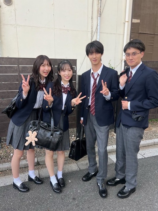 pbs.twimg.com_media_GaqxOvBaEAAvP4v