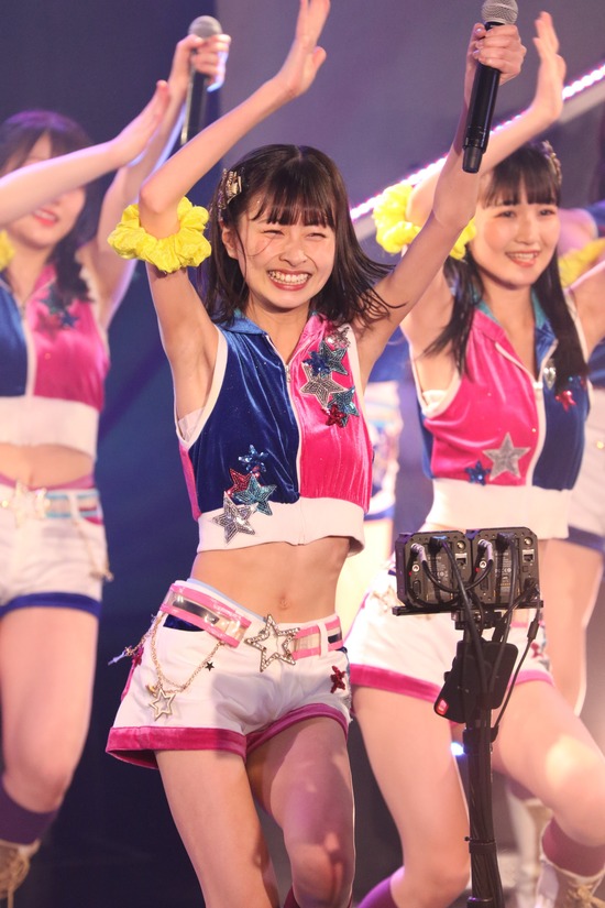 E0i0h-KVIAYVqhF_orig