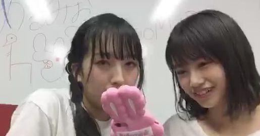 Showroom配信中にめるみおが指原莉乃に電話で相談 Akb48情報まとめたった