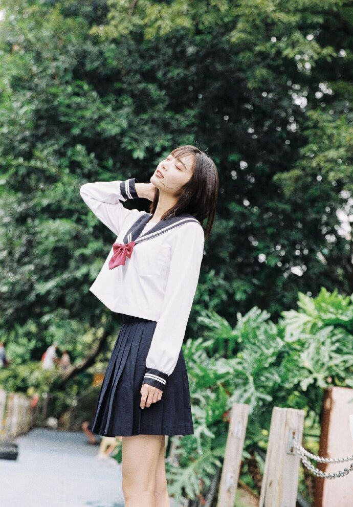 GNZ48 陈桂君 セーラー服で遊園地写真集 : SNH48SPARKS