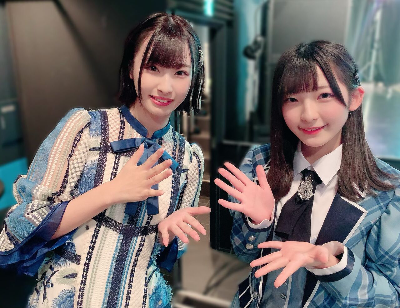 Me ノイミー がstu48瀬戸内pr部隊とツーショット写真 Snh48sparks