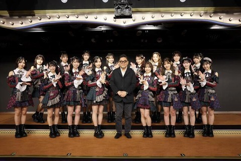 秋元康氏がリニューアルしたAKB48劇場に登場！！