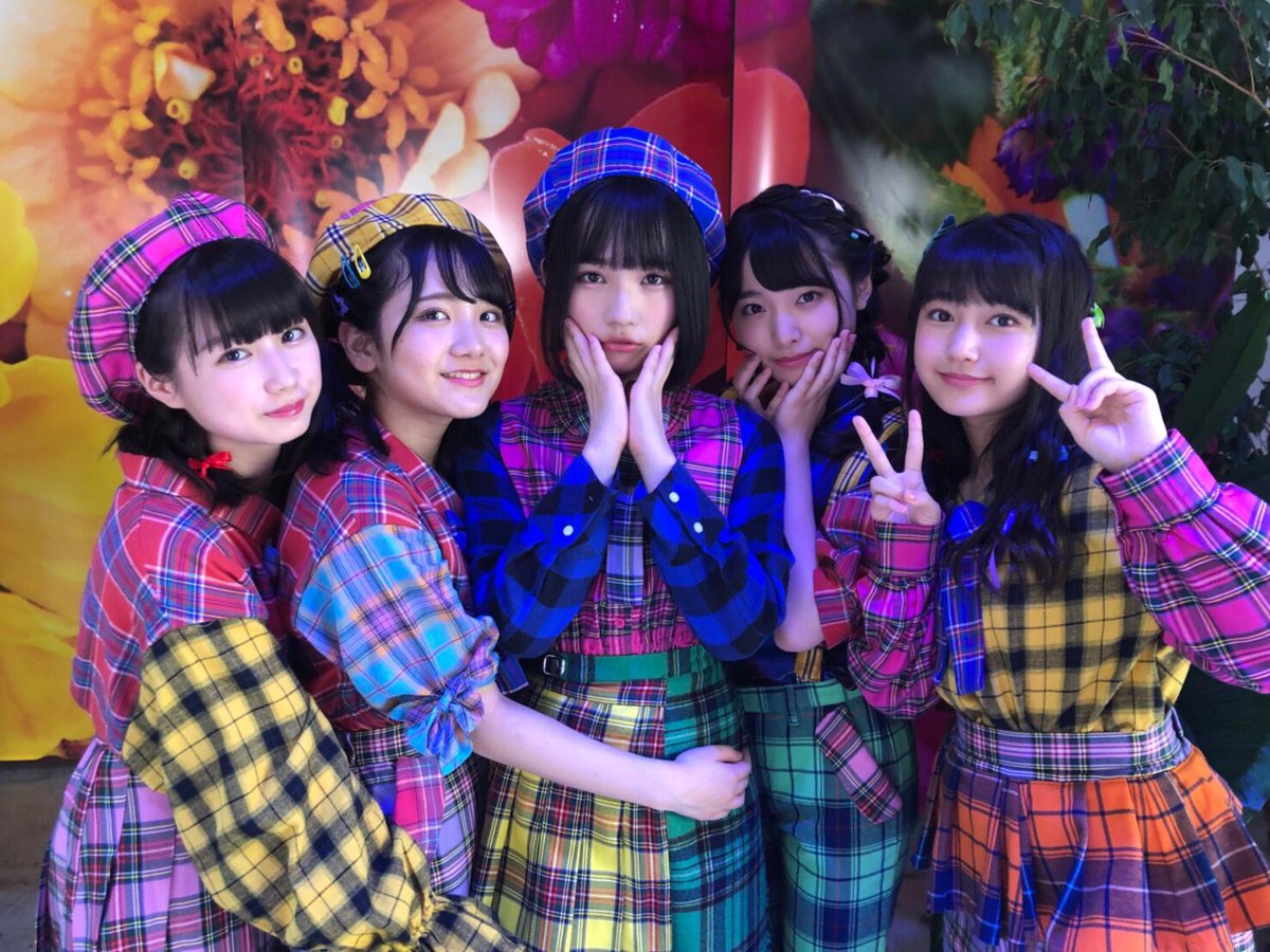 朗報 Akb48さん 365日の紙飛行機 以来4年ぶりに一般人に曲が知られる 最強ツインテール が女子中高生に大ブーム Akbフレンド