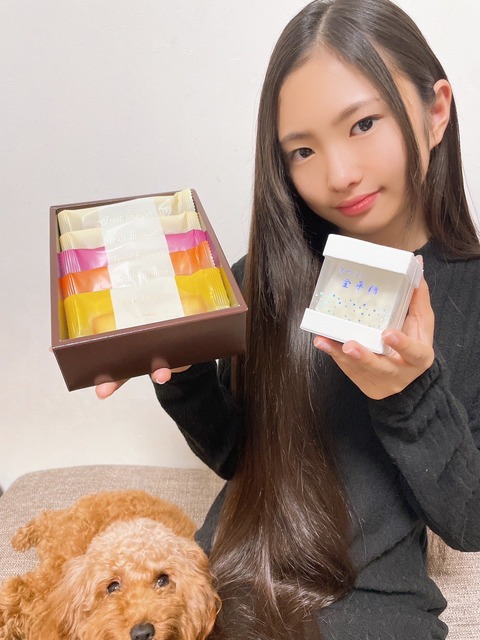 G6y5-I9a0AEBt8c
