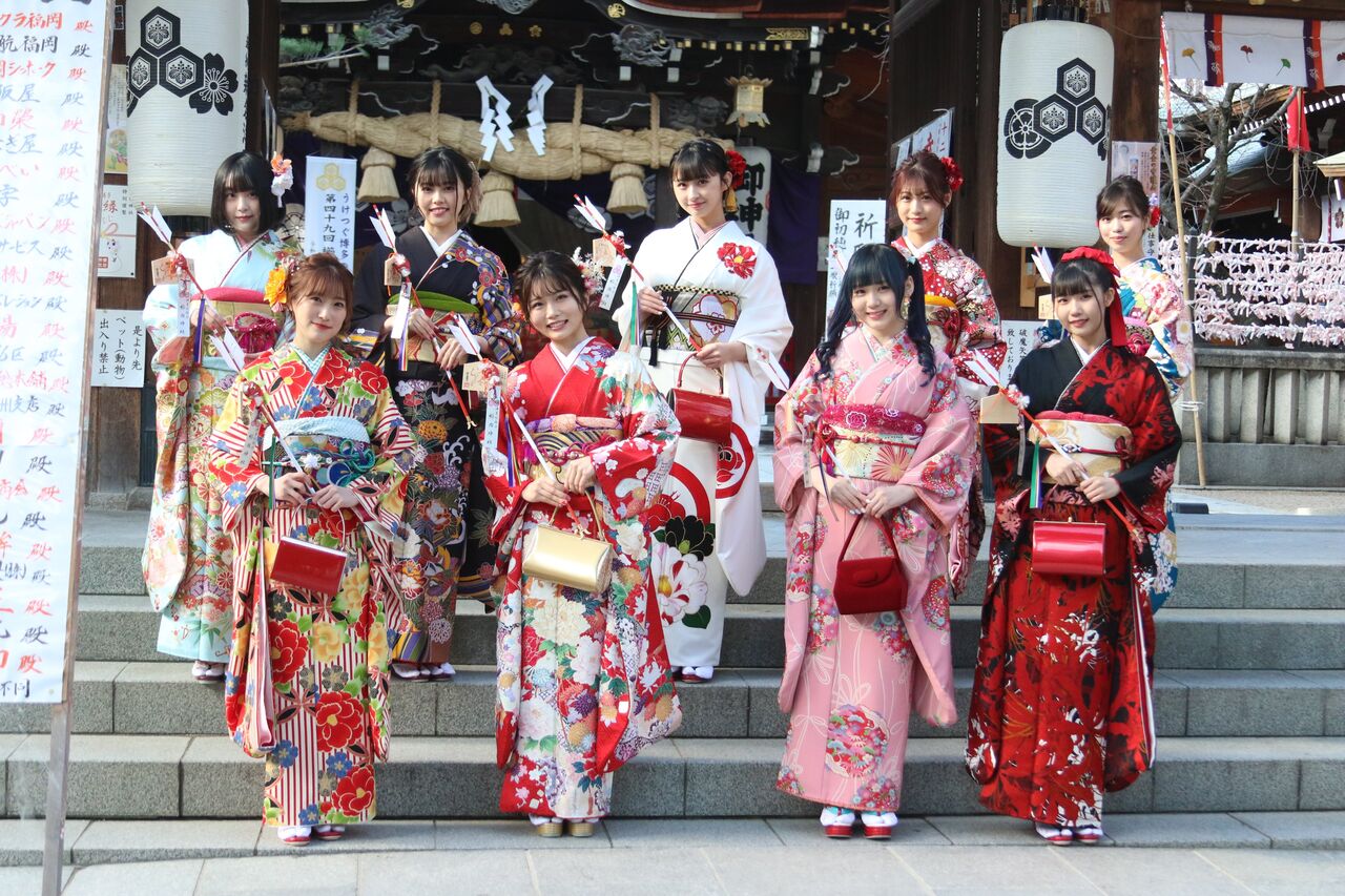 速報 Hkt48メンバー9人 櫛田神社で成人式を行う Akbフレンド 速報 Hkt48メンバー9人 櫛田神社で成人式を行う Akbフレンド