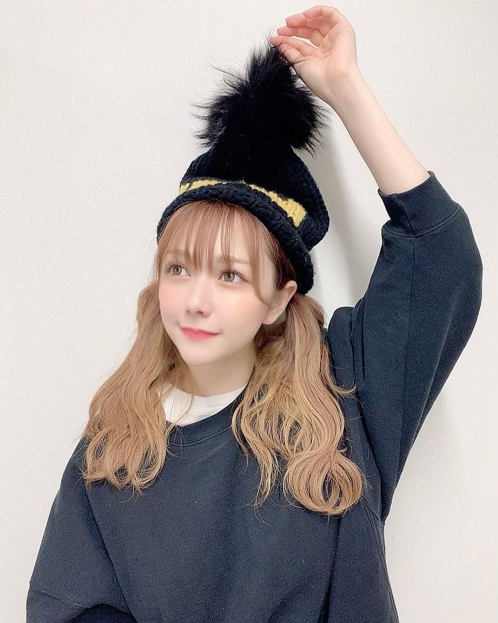 村重 さっしーのお下がりニット帽で イキリ散らかす Akbフレンド