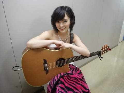 sayaka_guitar