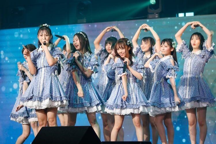Me 全国ツアー初日 月と水鏡 太宰治を読んだか 他 Akb 坂道 Loveの曲を披露 Akbフレンド