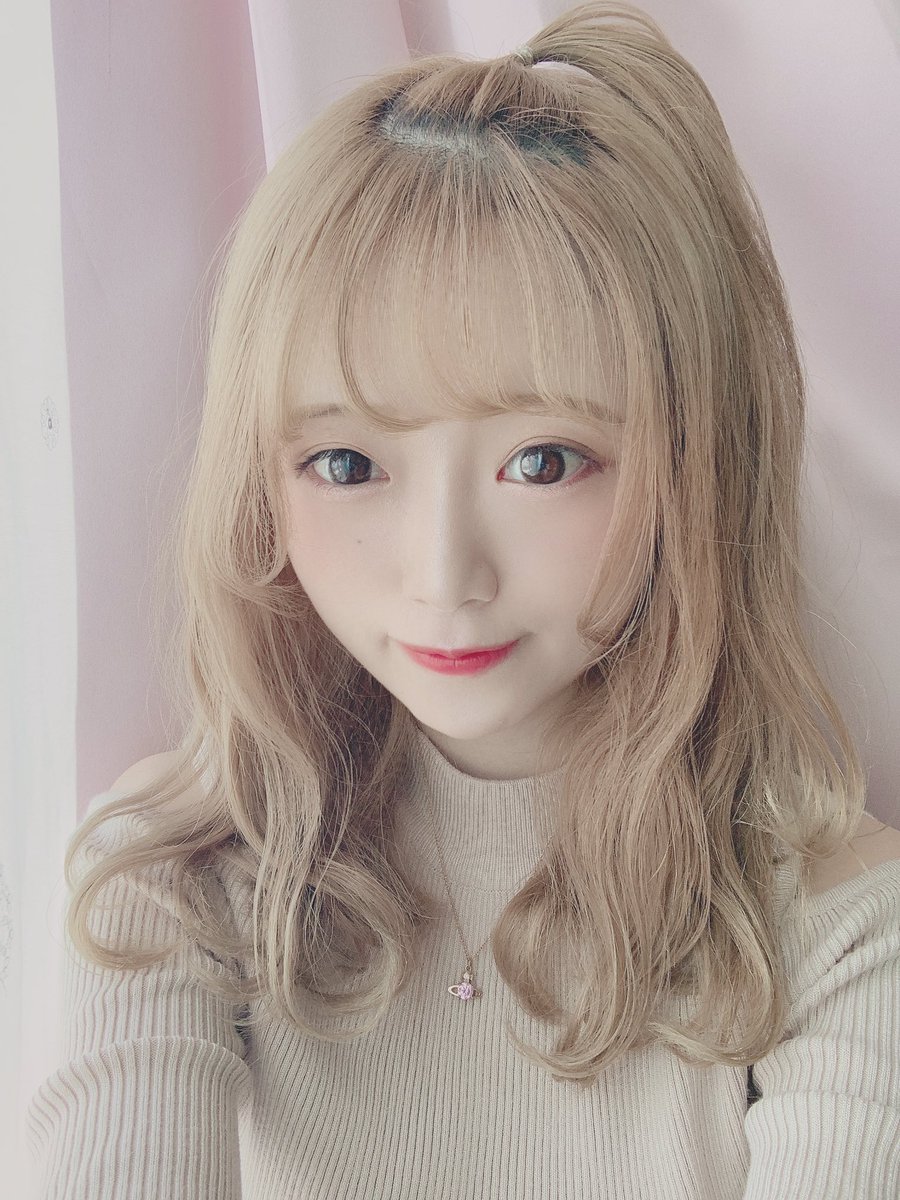 まるでお姫様のよう 中井りか 23 キュートな透明柔肌水着ショット披露 色気と美しさにメロメロ 絶賛の声殺到 Akbフレンド