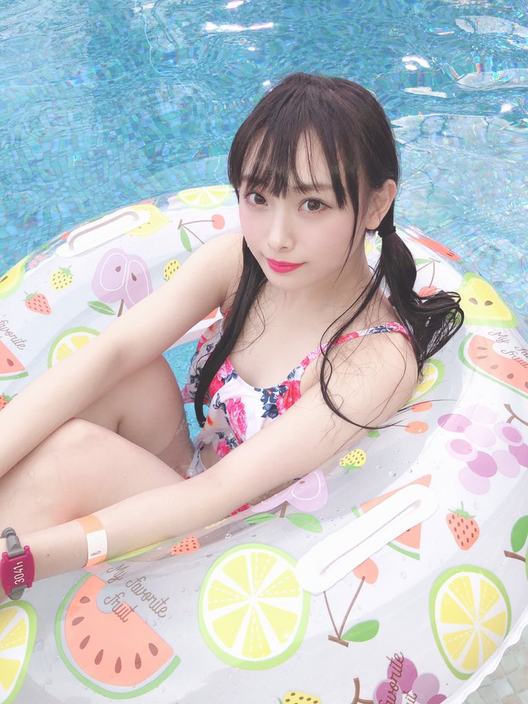 朗報 梅山恋和さん また自ら水着姿を晒す Akbフレンド 朗報 梅山恋和さん また自ら水着姿を晒す Akbフレンド