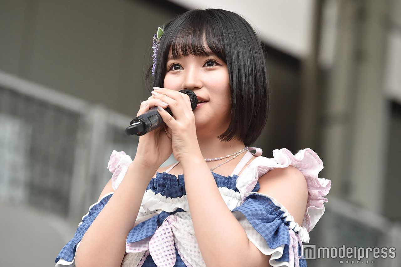 【画像】AKB48矢作萌夏さん、自分の顔だけ修正し、その影響であいみょんが「歪んだ顔」に 	 [875850925]->画像>19枚 