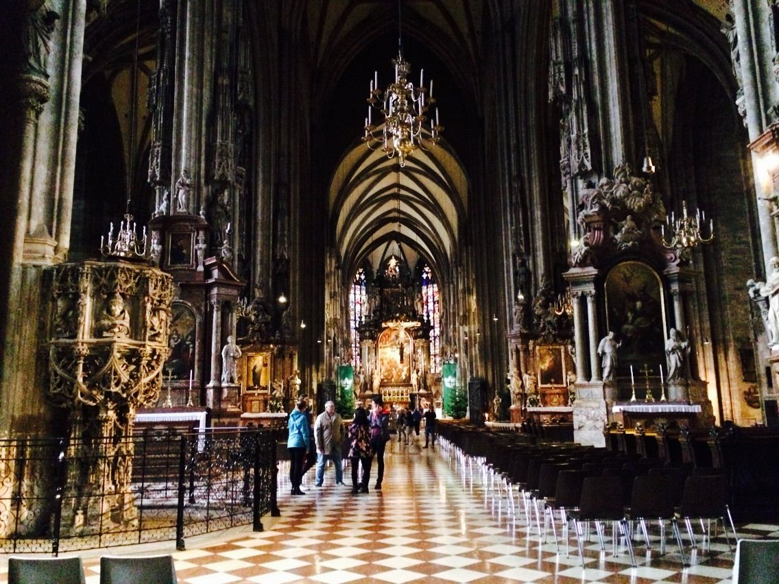 Austria Wien オーストリア ウィーン シュテファン大聖堂と聖ペトロ教会 ヘアメイクakiのenjoy イギリス ロンドンワーホリlife