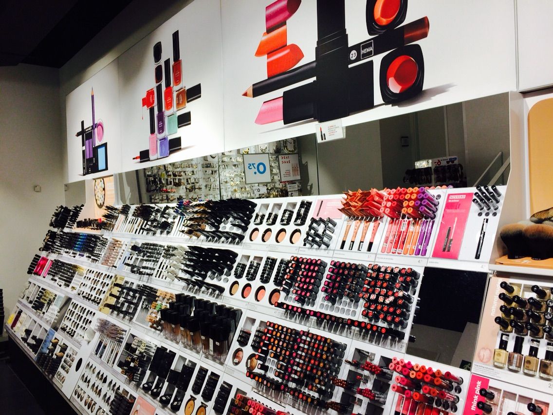 Victoria駅に行ったら寄ってしまう 北欧発の可愛くて安い雑貨屋 Hema ヘアメイクakiのenjoy イギリス ロンドンワーホリlife Victoria駅に行ったら寄ってしまう 北欧発の可愛くて安い雑貨屋 Hema ヘアメイクakiのenjoy イギリス ロンドンワーホリlife