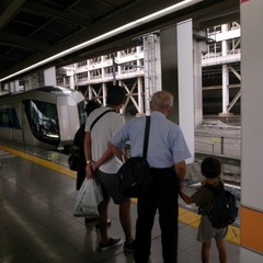 R9325847