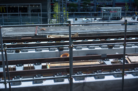 20130324-01528