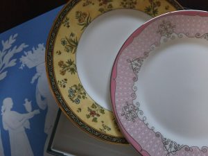 ケチケチせずに年間100万円貯めた節約ズボラ主婦の今日のお買い物(ウェッジウッドのお皿)