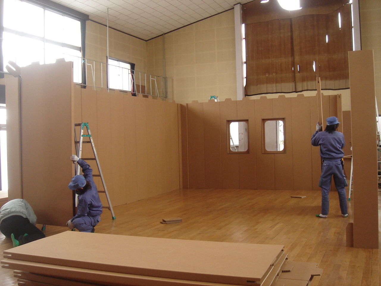 ダンボールハウス 俺の家より立派だぜ ダンボールに命を燃やす 高村明彦のブログ