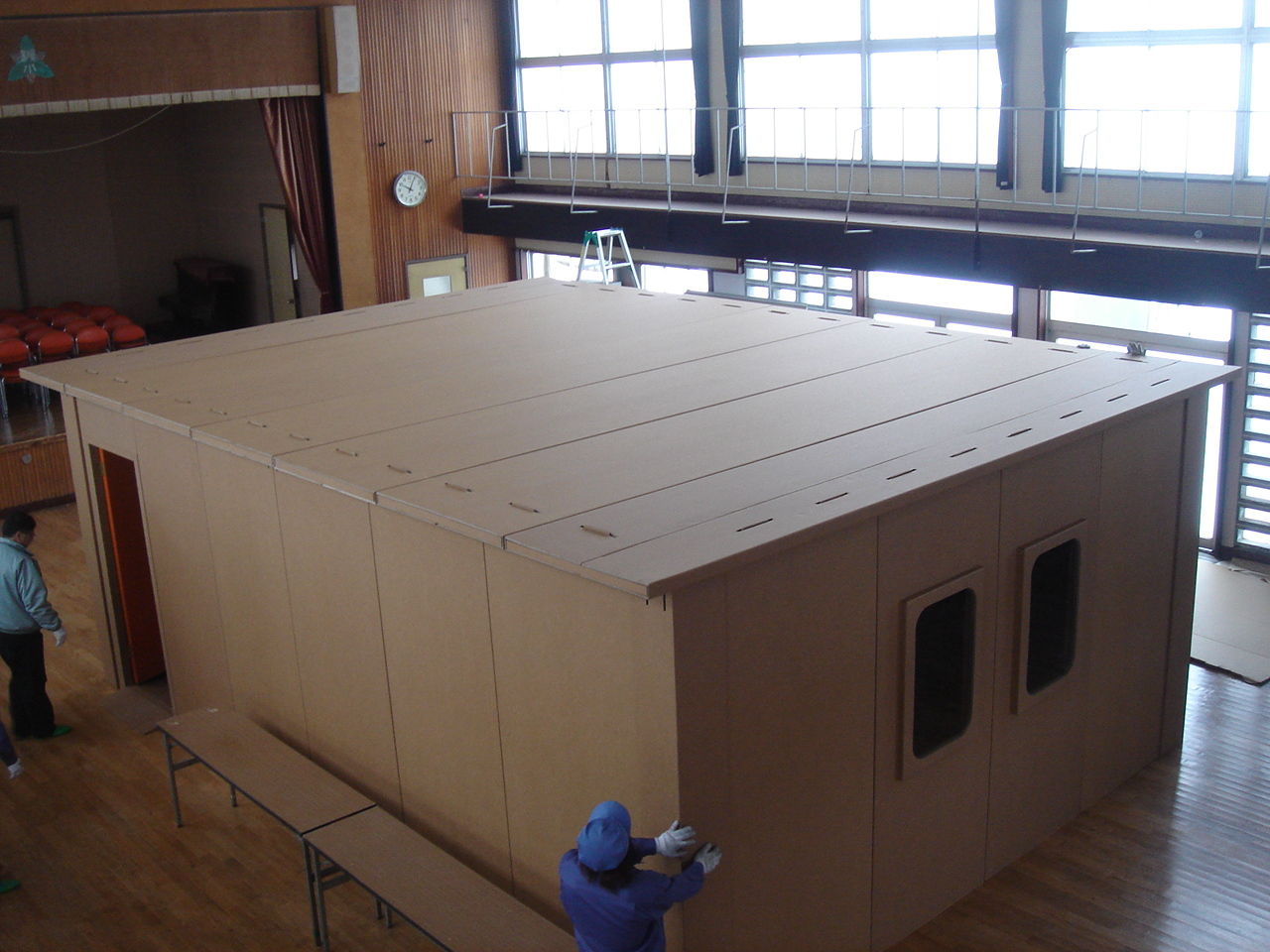 ダンボールハウス 俺の家より立派だぜ ダンボールに命を燃やす 高村明彦のブログ