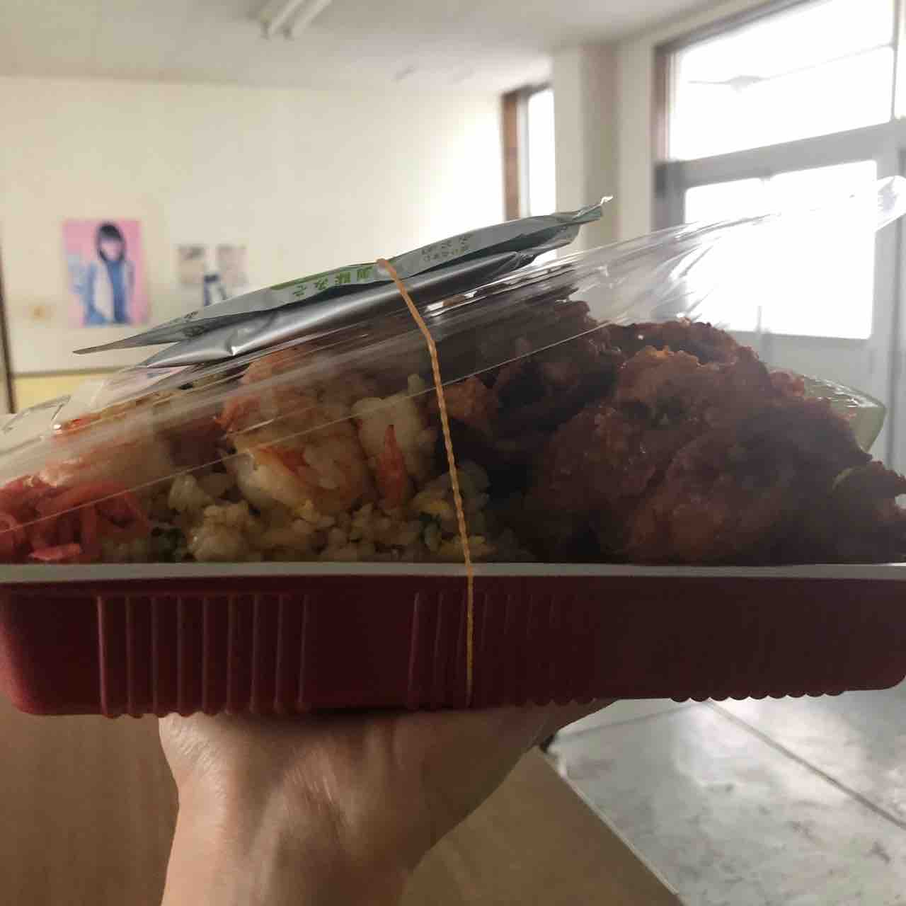海老炒飯と鶏の唐揚げ弁当 寮母あきこの毎日ごはん Powered By ライブドアブログ
