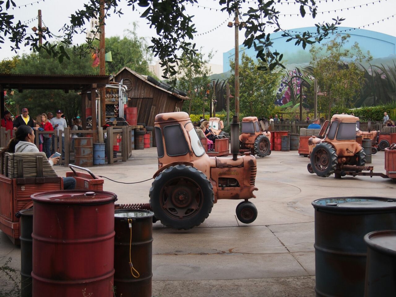 Dcaカーズアトラクション カリフォルニアディズニー旅行記7 ゆーandでぃー Usjとディズニー満喫ブログ Dcaカーズアトラクション カリフォルニアディズニー旅行記7 ゆーandでぃー Usjとディズニー満喫ブログ