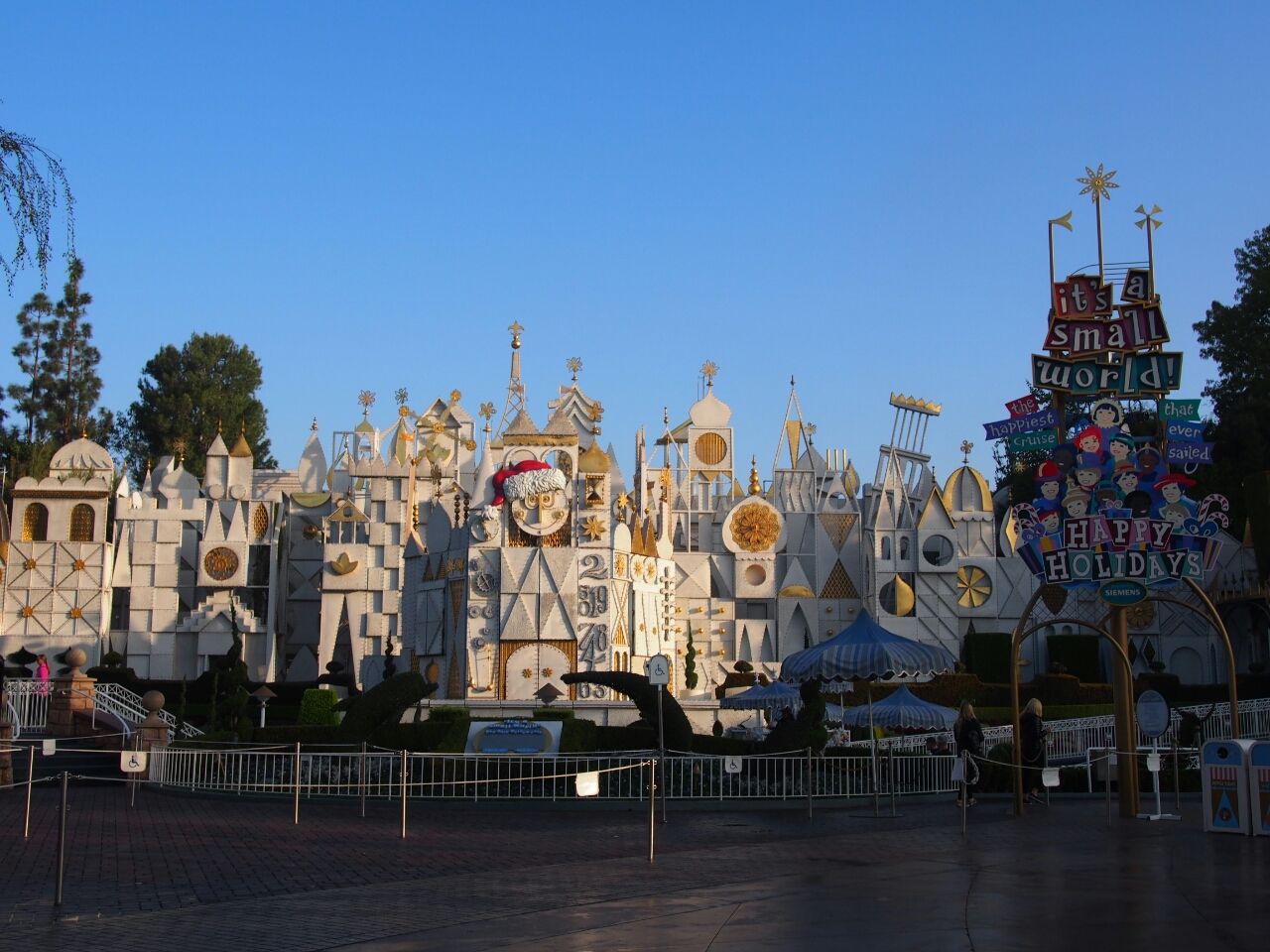 Dlp ディズニーキャラ登場のイッツ ア スモールワールド カリフォルニアディズニー旅行記24 ゆーandでぃー Usjとディズニー 満喫ブログ Dlp ディズニーキャラ登場のイッツ ア スモールワールド カリフォルニアディズニー旅行記24 ゆーandでぃー Usjとディズニー 満喫ブログ