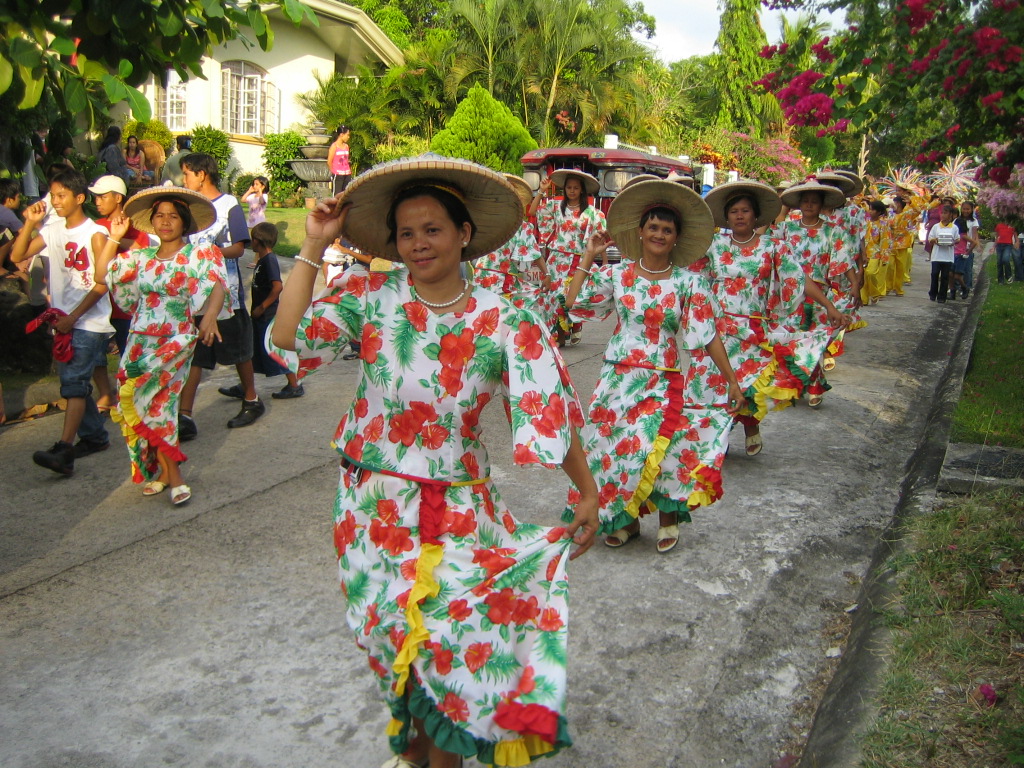郷土のお祭り フィリピンで悠々生活