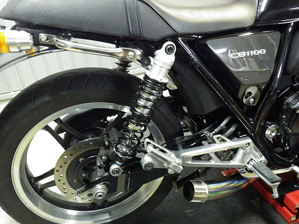 Cb1100 交換 オーリンズ リアサスペンション S36dr1l Cb1100カスタム 徘徊録in岡山