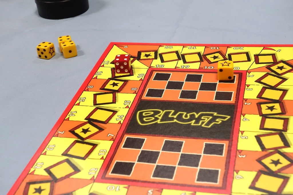 ボードゲーム ブラフ リプレイ 手軽で面白いダイスゲーム ある元心理カウンセラーのボードゲーム日記