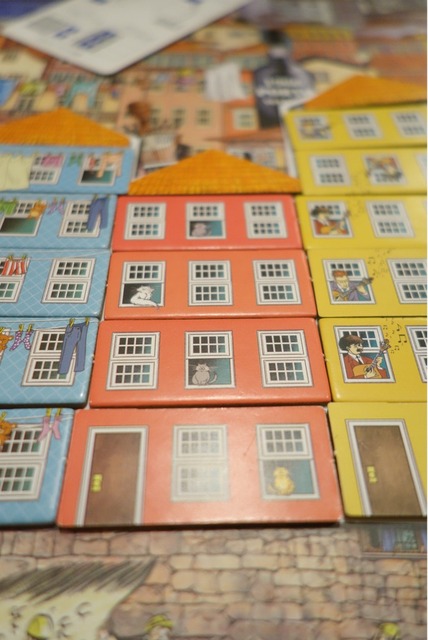 3��ʬ�Υե��������뤬�¤�Ǥ��륷����