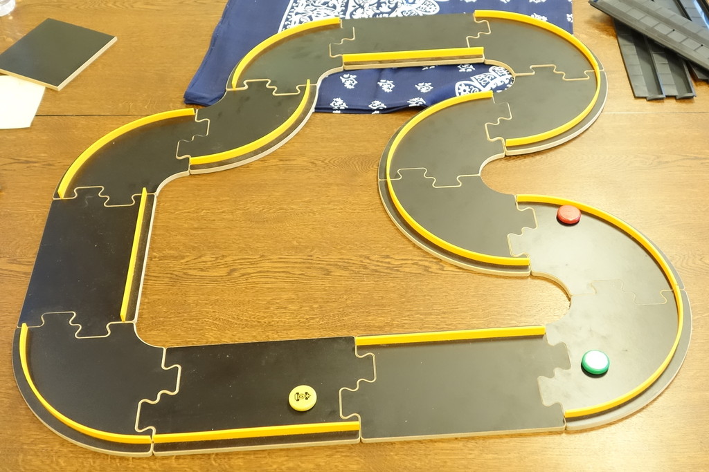 中指で弾くボードゲーム カラバンデ(ピッチカー) : ある元心理